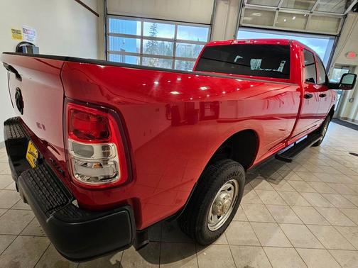 2024 RAM 2500 Tradesman Crew Cab 4x4 8' Box