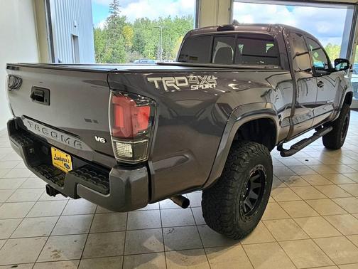 2017 Toyota Tacoma TRD Sport