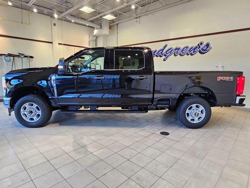 Agate Black Metallic 2026 Ford F-350 XLT