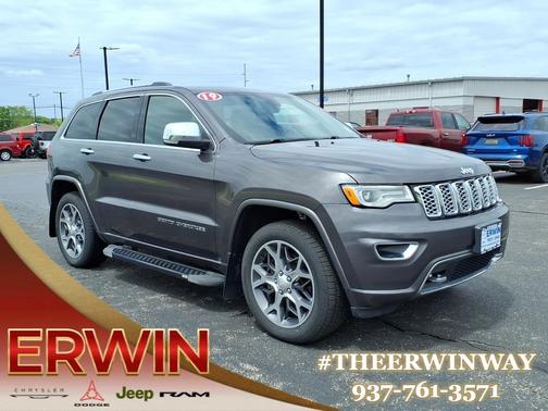 Granite Crystal Metallic Clearcoat 2019 Jeep Grand Cherokee Overland