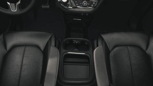 Diamond Black Crystal Pearlcoat 2027 Chrysler Pacifica L