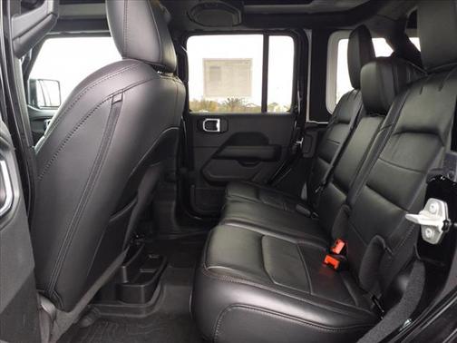 2023 Jeep Wrangler 4-Door Sahara Altitude 4x4