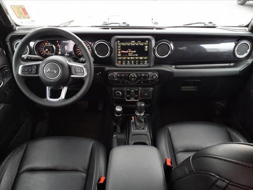 2023 Jeep Wrangler 4-Door Sahara Altitude 4x4