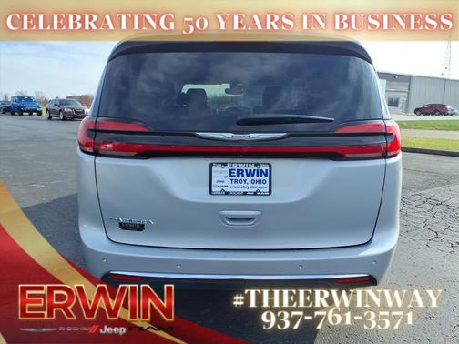 2024 Chrysler Pacifica Touring L