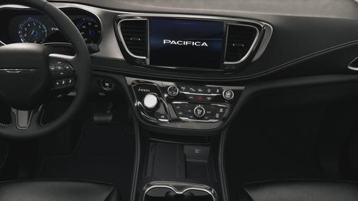 Diamond Black Crystal Pearlcoat 2027 Chrysler Pacifica Limited