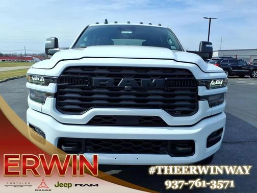 Bright White Clearcoat 2026 RAM 3500 Big Horn Crew Cab 4x4 8' Box