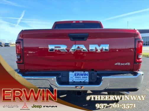 2026 RAM 2500 Tradesman Crew Cab 4x4 6'4' Box