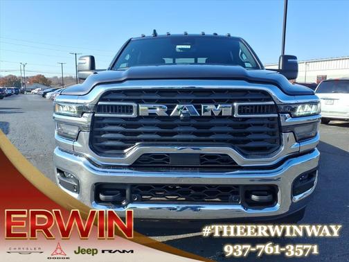 2026 RAM 2500 Tradesman Crew Cab 4x4 6'4' Box