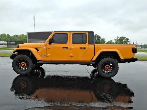 Nacho Clearcoat 2021 Jeep Gladiator Overland
