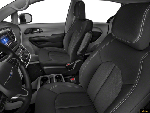 2020 Chrysler Voyager LX