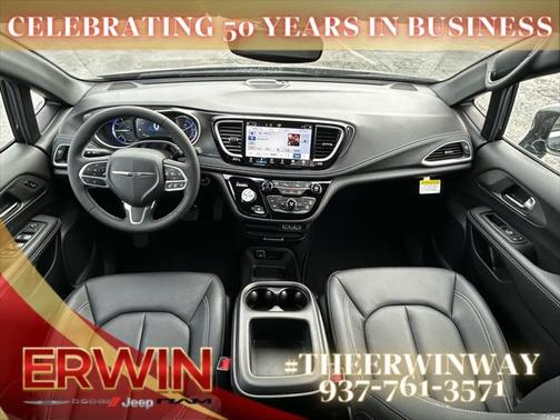 2025 Chrysler Pacifica Hybrid Select