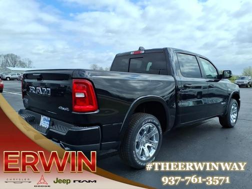 Diamond Black Crystal Pearlcoat 2026 RAM 1500 Big Horn/Lone Star