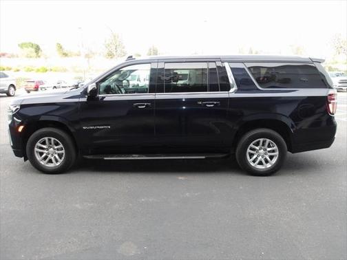 2023 Chevrolet Suburban LT
