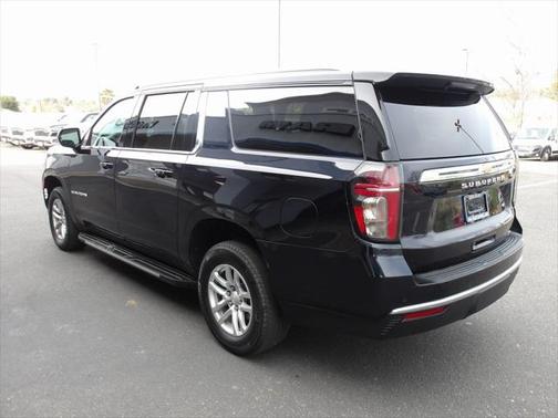 2023 Chevrolet Suburban LT