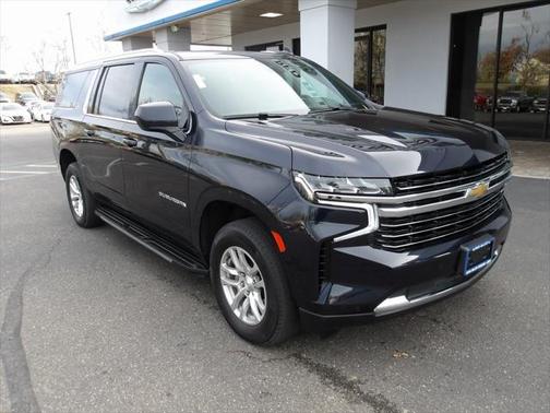 2023 Chevrolet Suburban LT