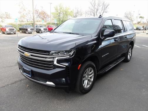 2023 Chevrolet Suburban LT