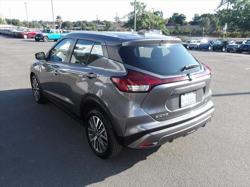 2022 Nissan Kicks SV