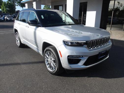 2025 Jeep Grand Cherokee Summit