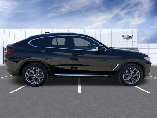2025 BMW X4 xDrive30i