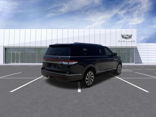 Starlight 2023 Lincoln Navigator L Reserve