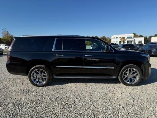 2017 Cadillac Escalade ESV Luxury