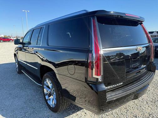 2017 Cadillac Escalade ESV Luxury