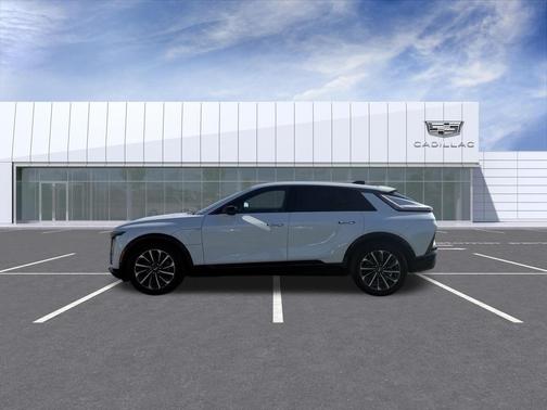 Crystal White Tri-Coat 2024 Cadillac LYRIQ Sport