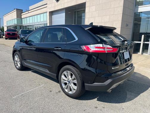 Photo 4 of 25 of 2020 Ford Edge Titanium