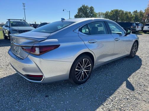 2022 Lexus ES 300h 300H