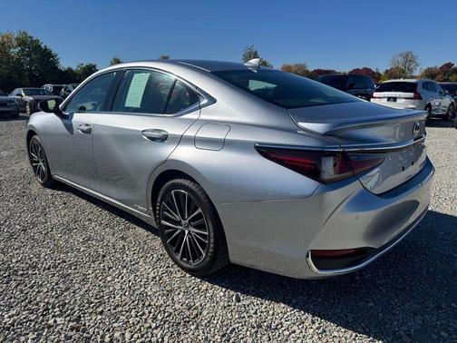 2022 Lexus ES 300h 300H