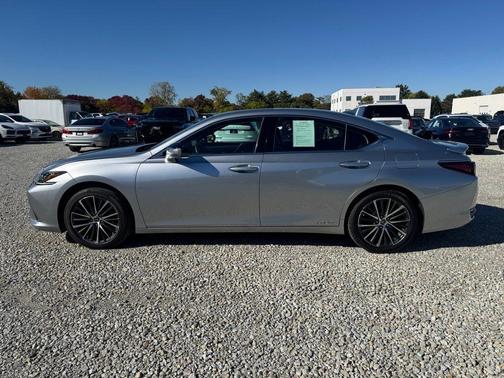 2022 Lexus ES 300h 300H