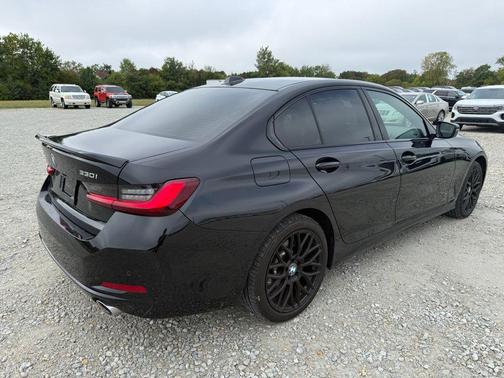 2023 BMW 330 i xDrive