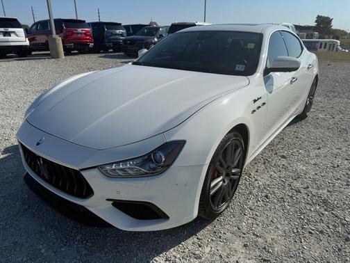 2022 Maserati Ghibli Modena Q4