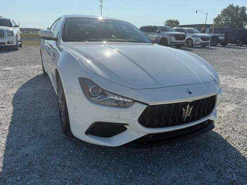 2022 Maserati Ghibli Modena Q4