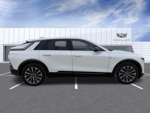 2024 Cadillac LYRIQ Sport