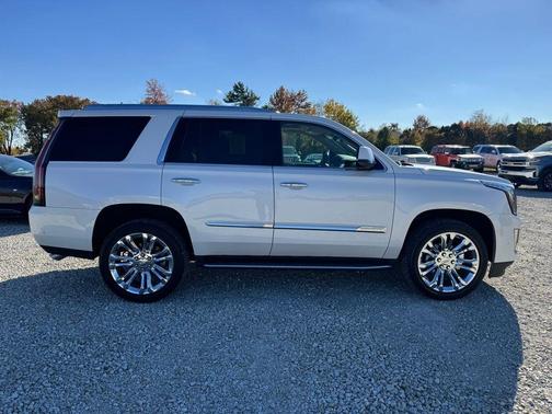 2018 Cadillac Escalade Luxury