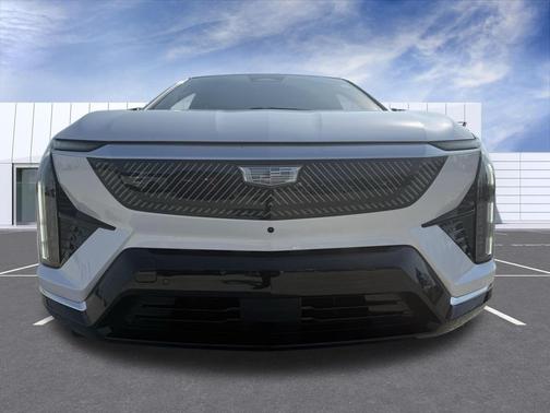 Crystal White Tri-Coat 2025 Cadillac OPTIQ Luxury