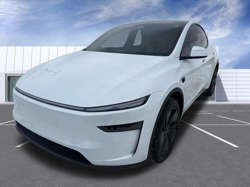 2026 Tesla Model Y PREMIUM