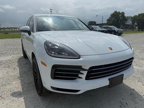 2022 Porsche Cayenne Base