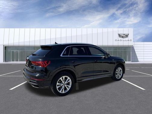 Mythos Black Metallic 2025 Audi Q3 45 S line Premium