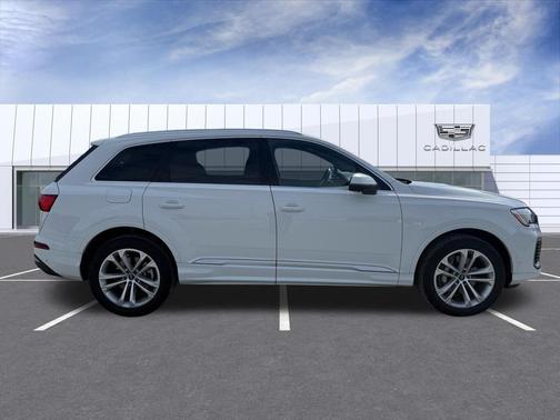 2025 Audi Q7 55 Premium Plus