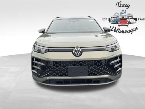 2025 Volkswagen Tiguan 2.0T SE R-Line Black 4MOTION