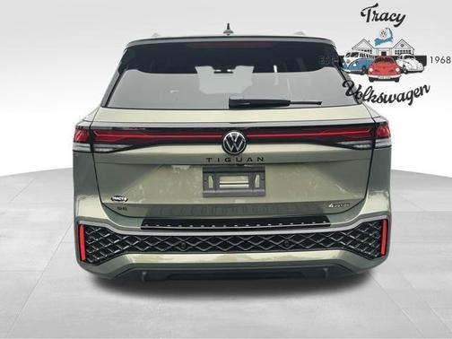 2025 Volkswagen Tiguan 2.0T SE R-Line Black 4MOTION