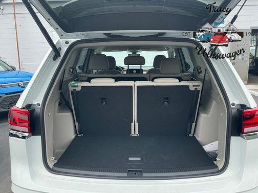 2025 Volkswagen Atlas 2.0T SE