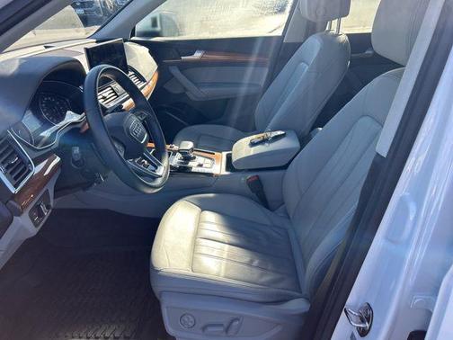 2022 Audi Q5 45 S line Premium