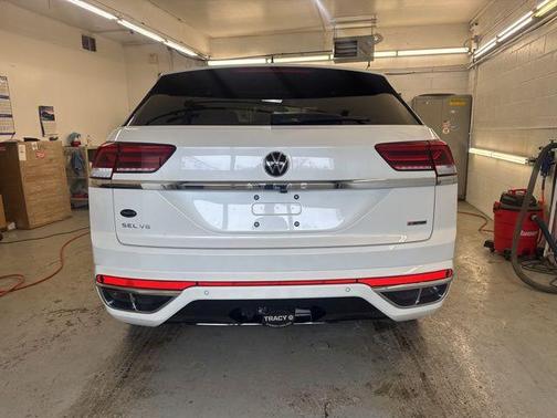 Oryx White Pearl 2022 Volkswagen Atlas Cross Sport 3.6L V6 SEL R-Line