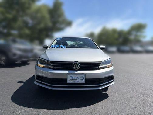 Reflex Silver Metallic 2015 Volkswagen Jetta Auto SE w/Connectivity