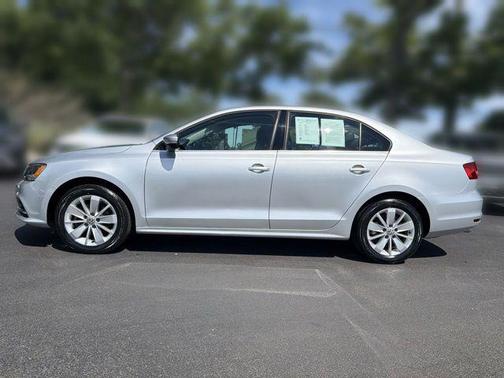 Reflex Silver Metallic 2015 Volkswagen Jetta Auto SE w/Connectivity