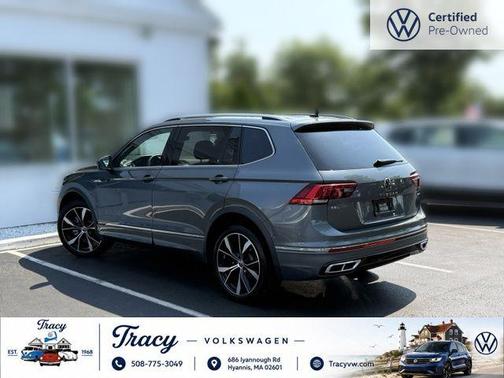 Platinum Gray Metallic 2024 Volkswagen Tiguan 2.0T SEL R-Line 4MOTION