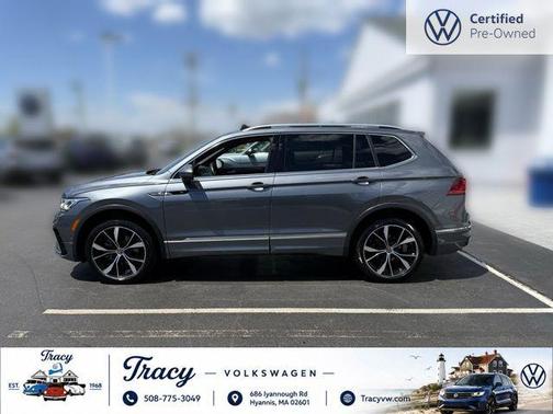Platinum Gray Metallic 2022 Volkswagen Tiguan 2.0T SEL R-Line 4MOTION